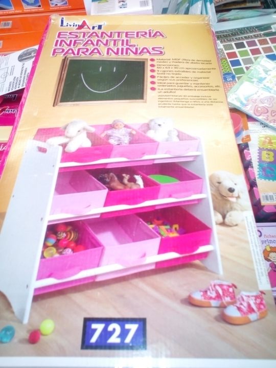 estantería para niñas
